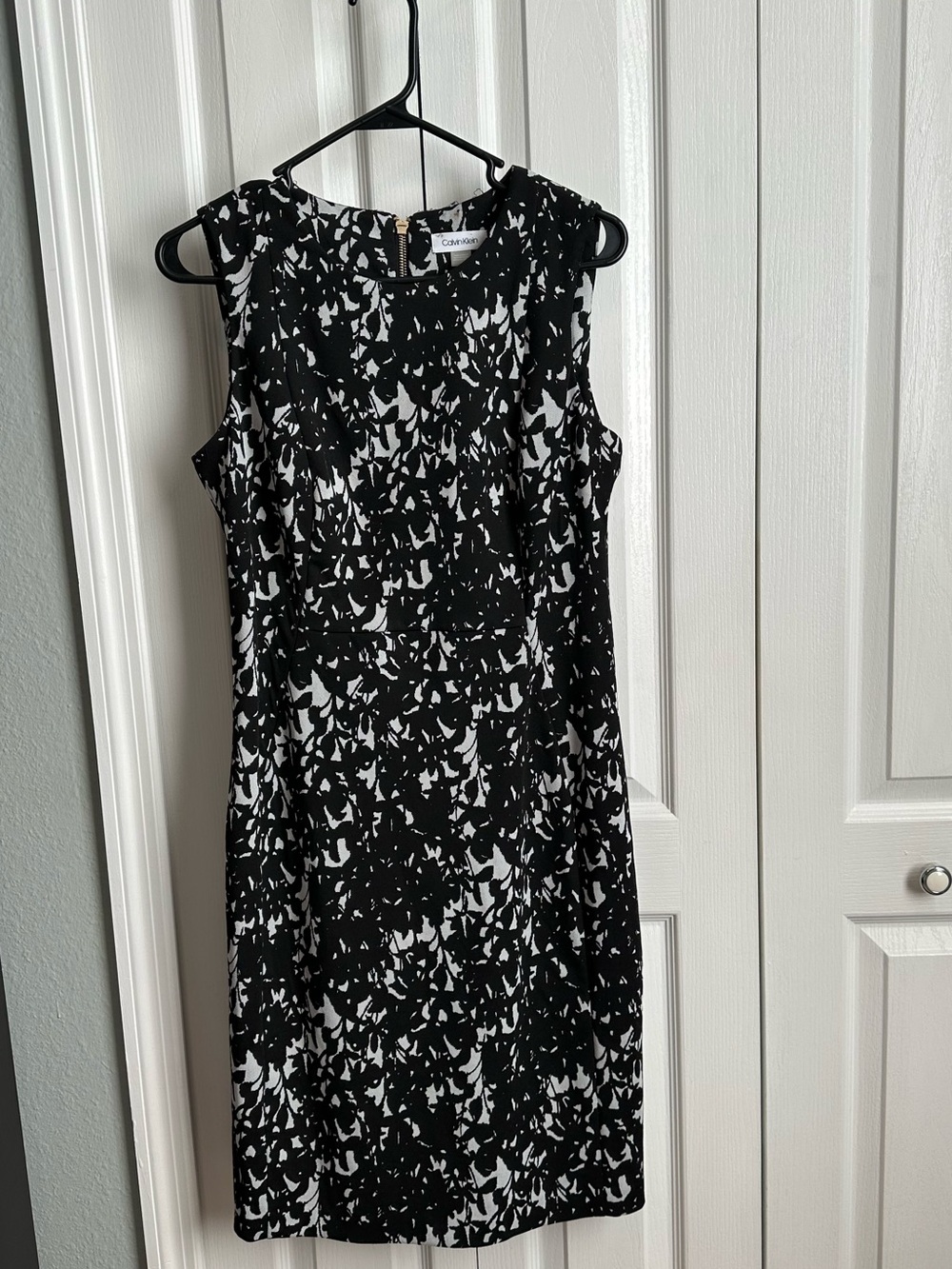 Calvin Klein Black & White Printed Midi Sheath Dress